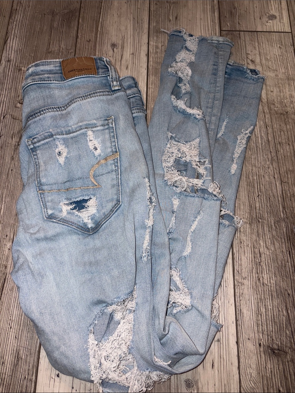 American eagle outfitters Women’s Light Blue Distressed Skinny Jeans